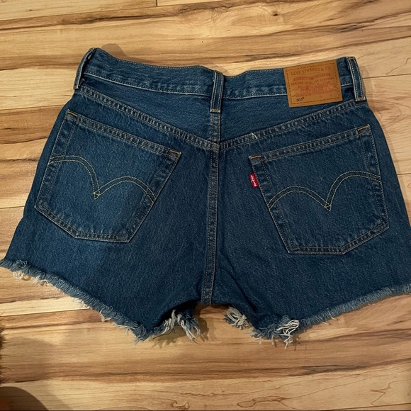 Levi’s cut off shorts - Picture 1 of 3